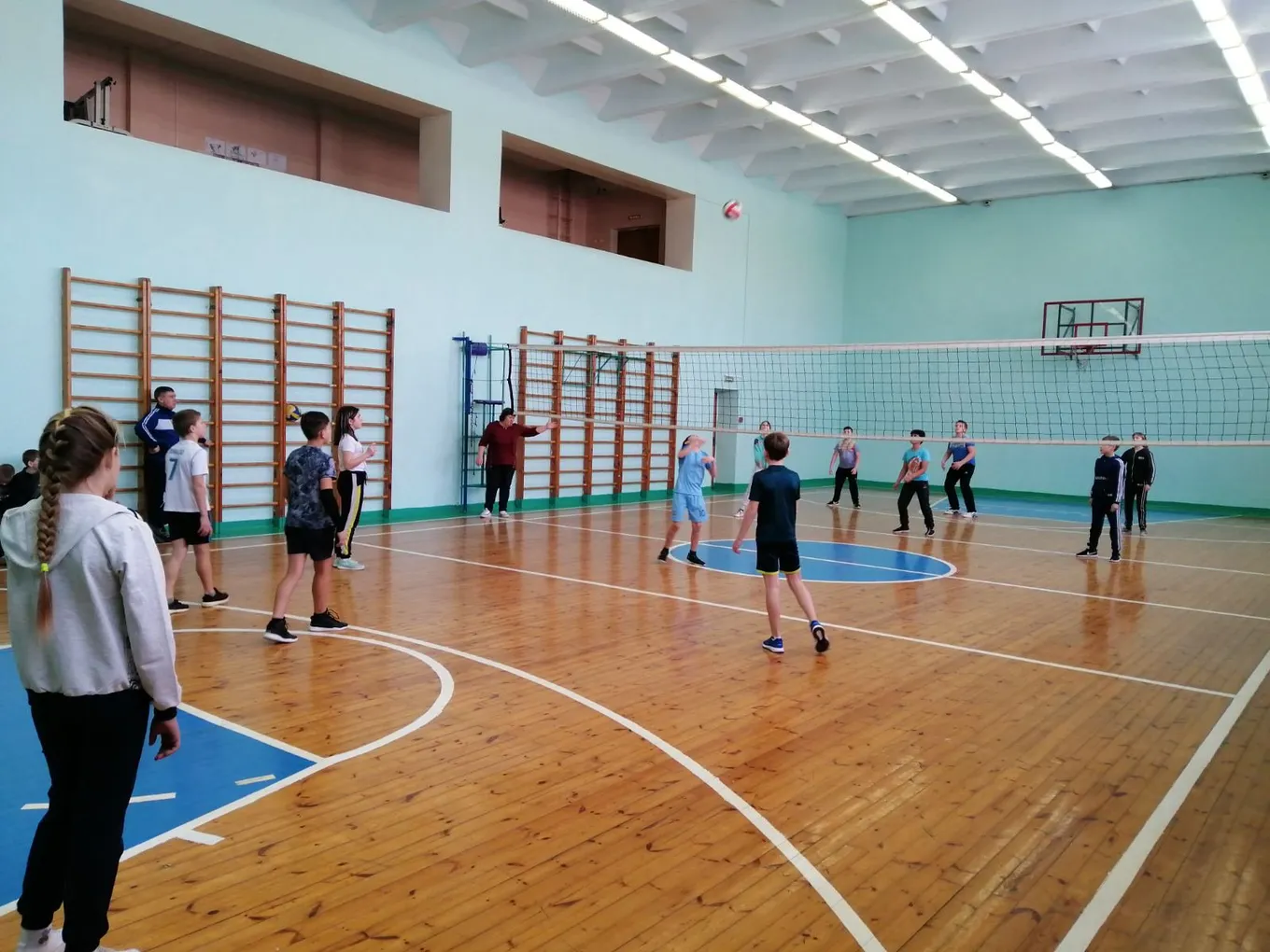 Расстановка и ход игры в пионербол