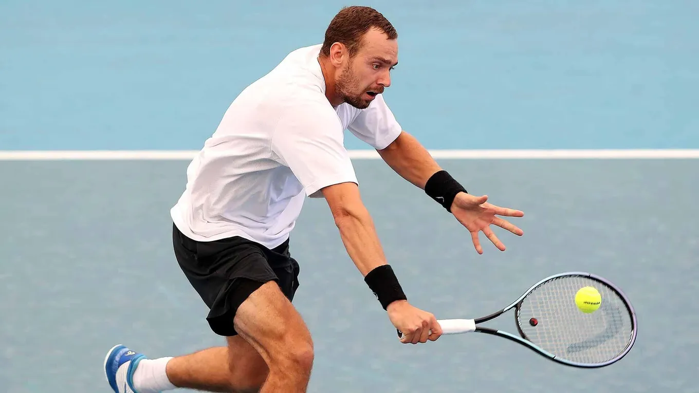 Аналитики OLIMPBET оценили шансы Сафиуллина в стартовом матче US Open против Монфиса