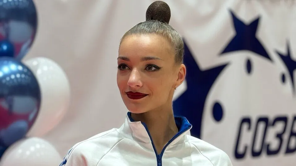 Гимнастка Александра Семёнова