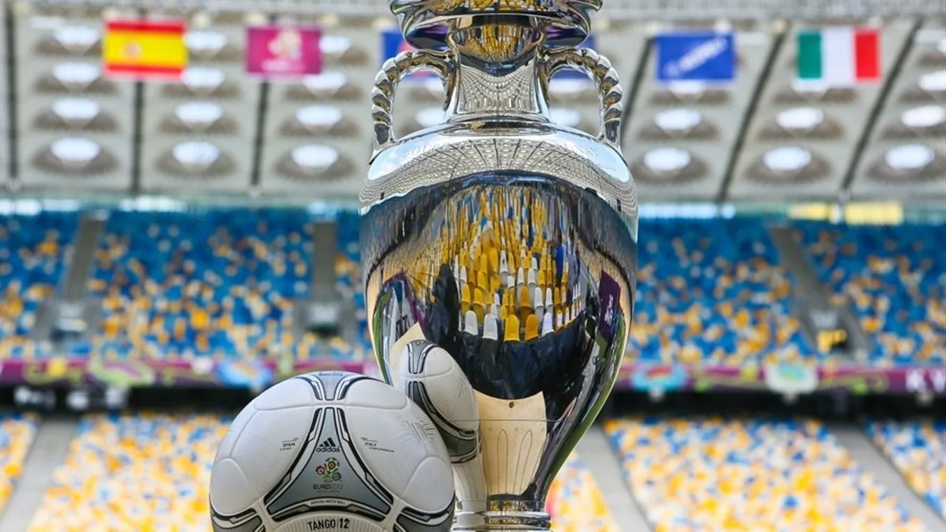 Евро-2012, UEFA
