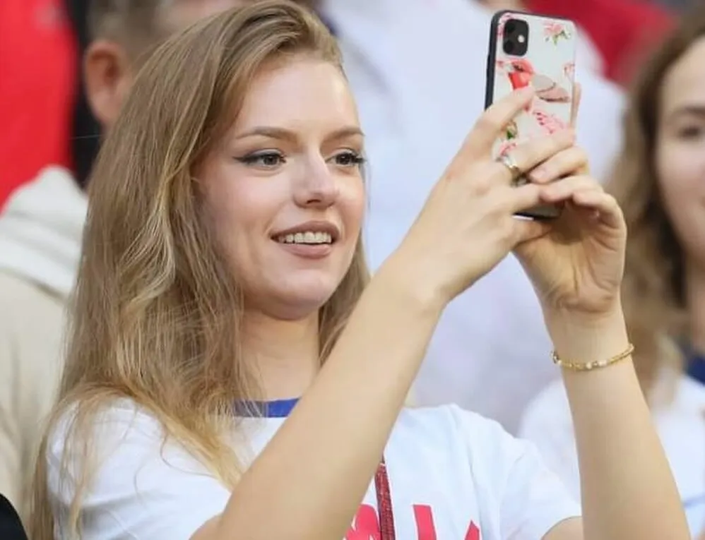 Болельщица Сербии