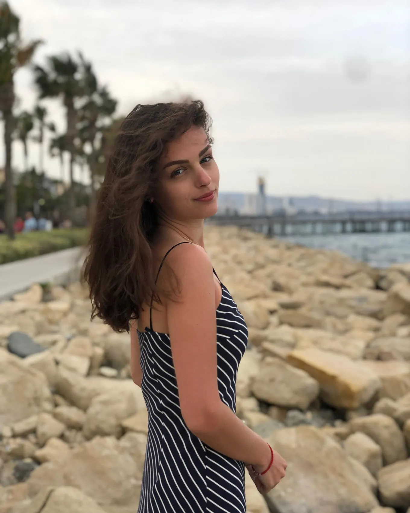 аииав