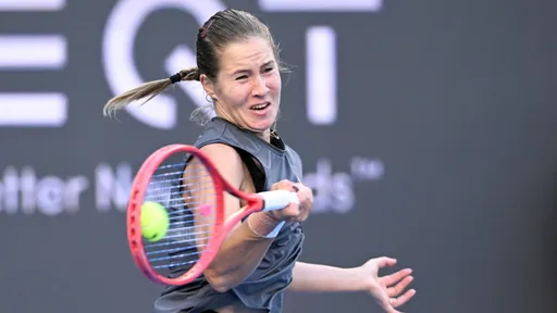 Захарова проиграла Бенчич во втором круге турнира WTA-1000 в Пекине