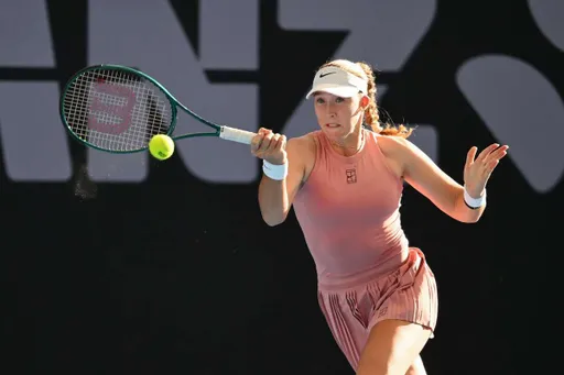 Мирра Андреева вышла в четвертьфинал турнира WTA-500 в Сингапуре