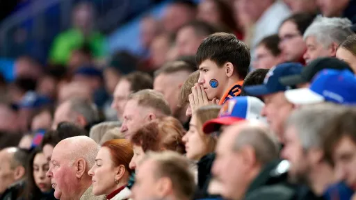 Посещаемость российского спорта в 2025-м: КХЛ должна стать лучшей в Европе, РПЛ и баскетбол растут