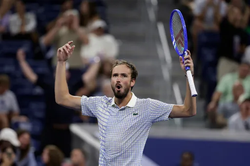 Медведев обыграл Сафиуллина и вышел в финал турнира категории ATP-250