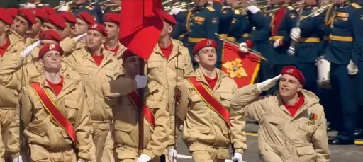 Олимпийский чемпион Нагорный принял участие в Параде Победы на Красной площади