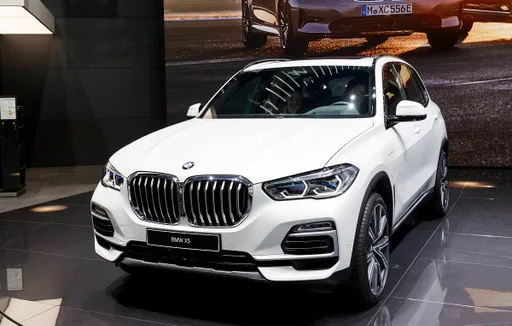 Призеры Олимпиады-2022 вместо BMW получат 200 млн рублей. Но автомобили стоят в разы дороже