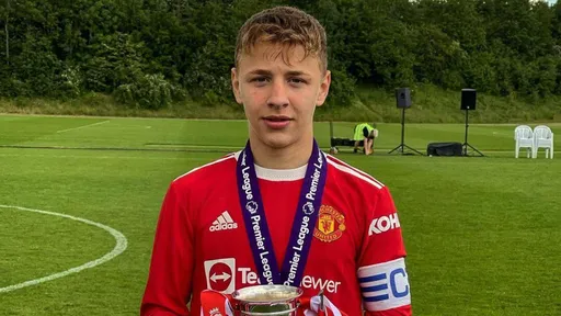 16-летний Амир Ибрагимов оформил хет-трик за «МЮ» U17 в матче с «Ливерпулем»