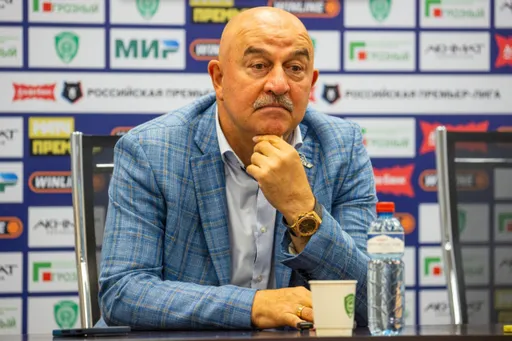 Черчесов ответил на вопрос о возможном уходе из «Ахмата»