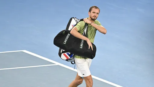 Медведев – Ходар смотреть онлайн-трансляцию матча ATP Шанхай 17 октября