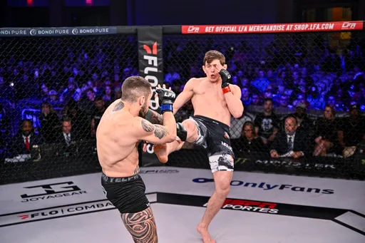 Россиянин Хамзаев стал чемпионом LFA в легком весе