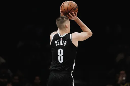 Дёмин не вошёл в топ-27 атакующих защитников НБА по версии HoopsHype