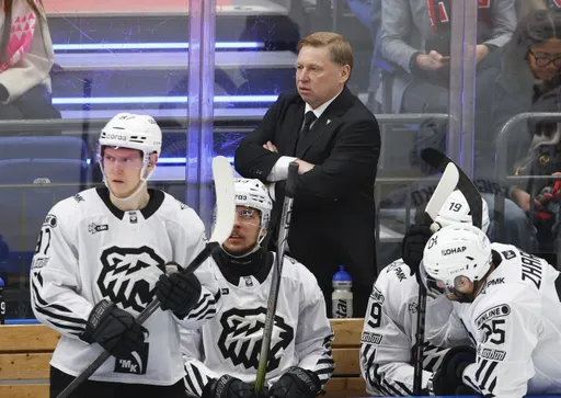 Евгений Корешков покинул пост главного тренера клуба КХЛ «Трактор»