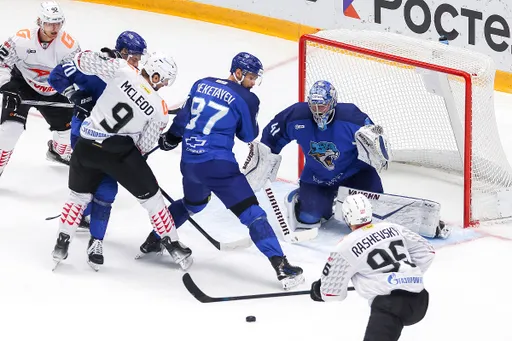 «Барыс» разгромил «Авангард» со счетом 5:1