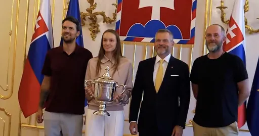 Рыбакина стала чемпионкой турнира в Нинбо, обыграв Фернандес