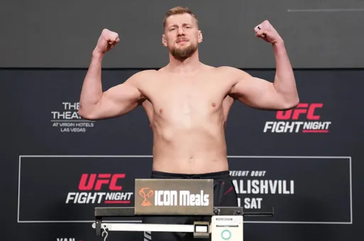 Волков поднялся на второе место в рейтинге тяжелого дивизиона UFC