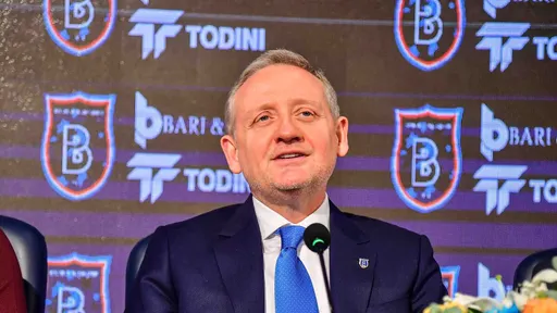 Президент «Истанбул Башакшехира» призвал ФИФА и УЕФА снять санкции с России