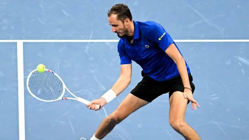 Медведев – Циципас смотреть онлайн-трансляцию матча ATP Шанхай 14 октября