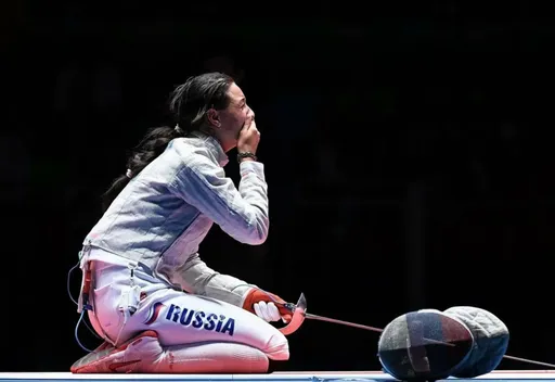 Саблистка Егорян завоевала серебряную медаль на чемпионате Европы во Франции