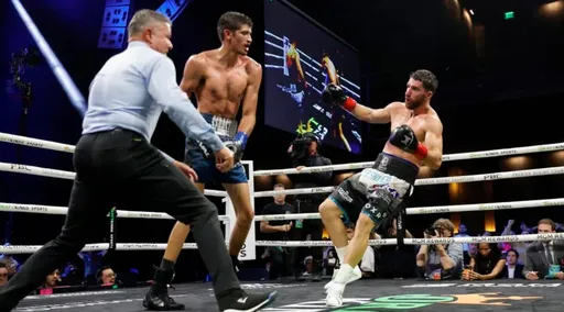 Фундора защитил чемпионский пояс WBC в первом среднем весе