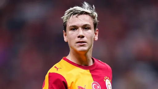 Milliyet назвала Батракова самым креативным игроком «Галатасарая»