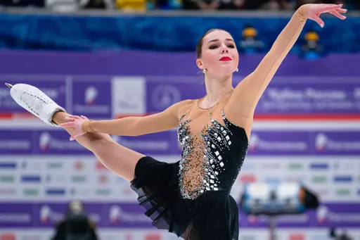Фигуристка Нугуманова сообщила о помолвке с нападающим «Локомотива» Кузиным